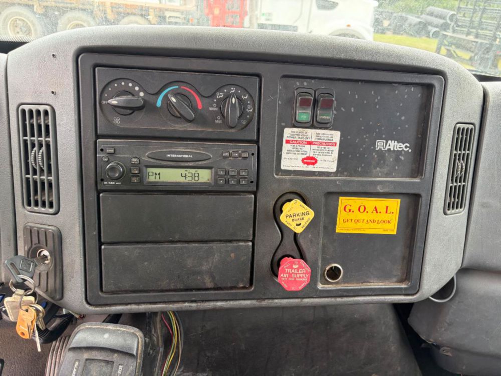 2007 Single Altec AM55 Bucket Truck