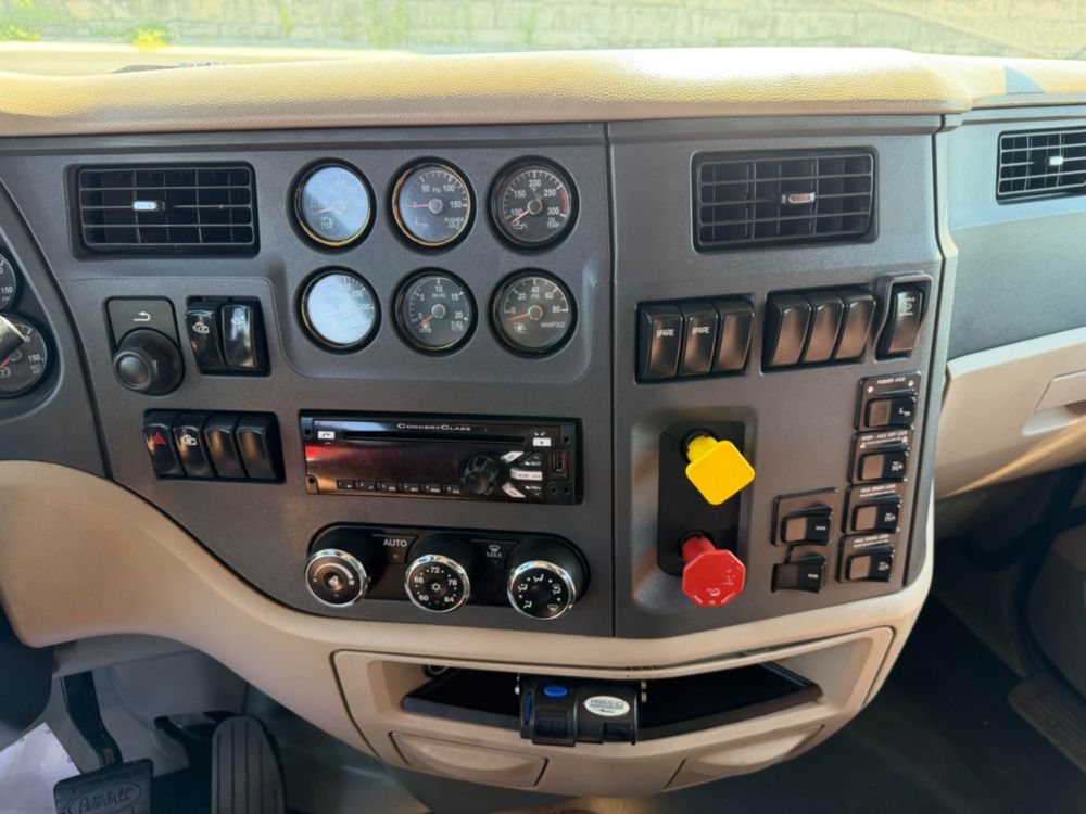2018 Tri Dump Truck