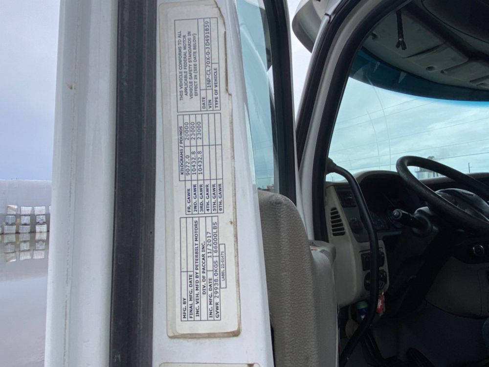 2018 Peterbilt 567 Tandem Galfab 60k Tandem Roll-Off Truck