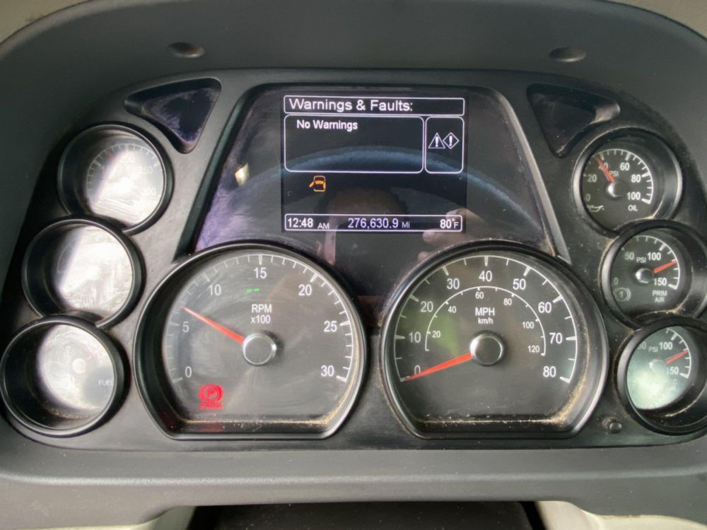 2018 Peterbilt 567 Tandem Galfab 60k Tandem Roll-Off Truck