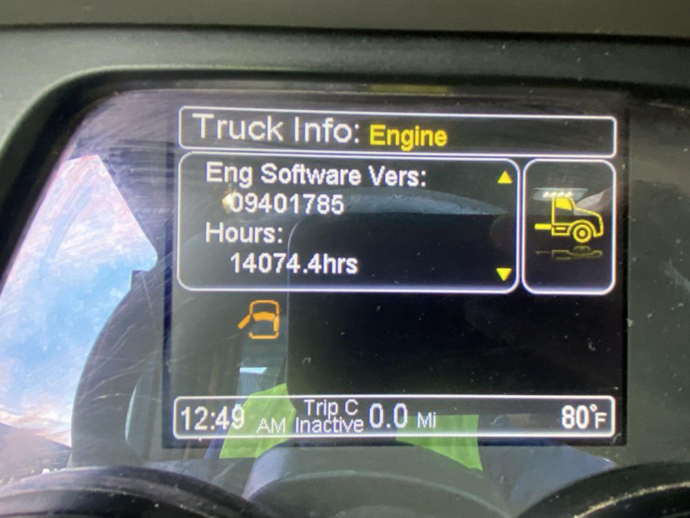 2018 Peterbilt 567 Tandem Galfab 60k Tandem Roll-Off Truck