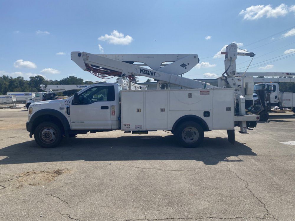 2019 Ford F550 4x4 Versalift VST-47-MHI Bucket Truck