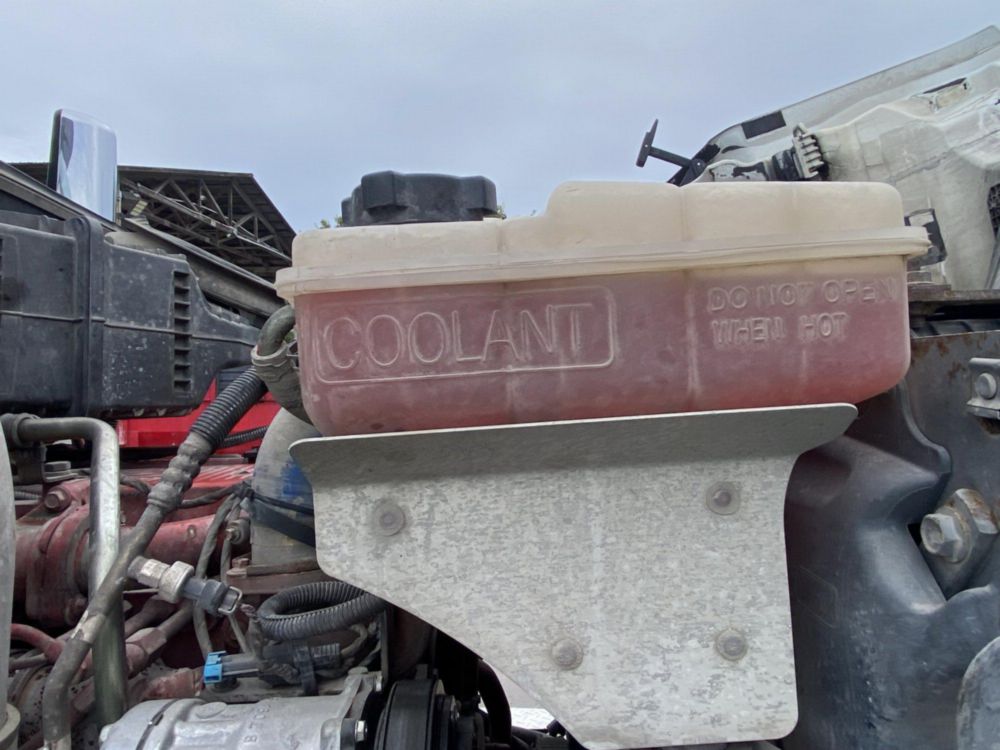 2018 Peterbilt 567 Tandem Galfab 60k Tandem Roll-Off Truck