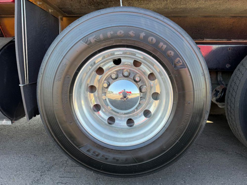 2018 Tri Dump Truck