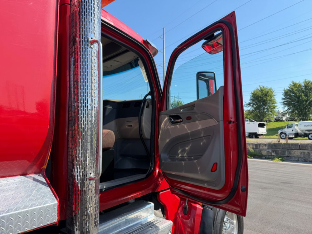 2018 Tri Dump Truck