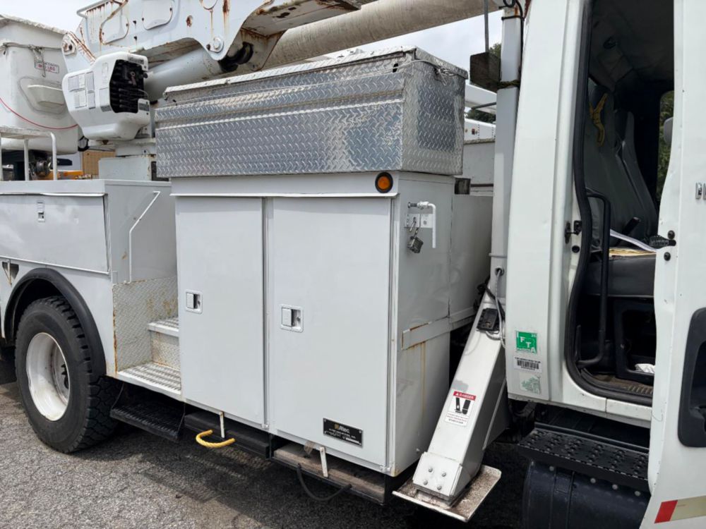 2007 Single Altec AM55 Bucket Truck
