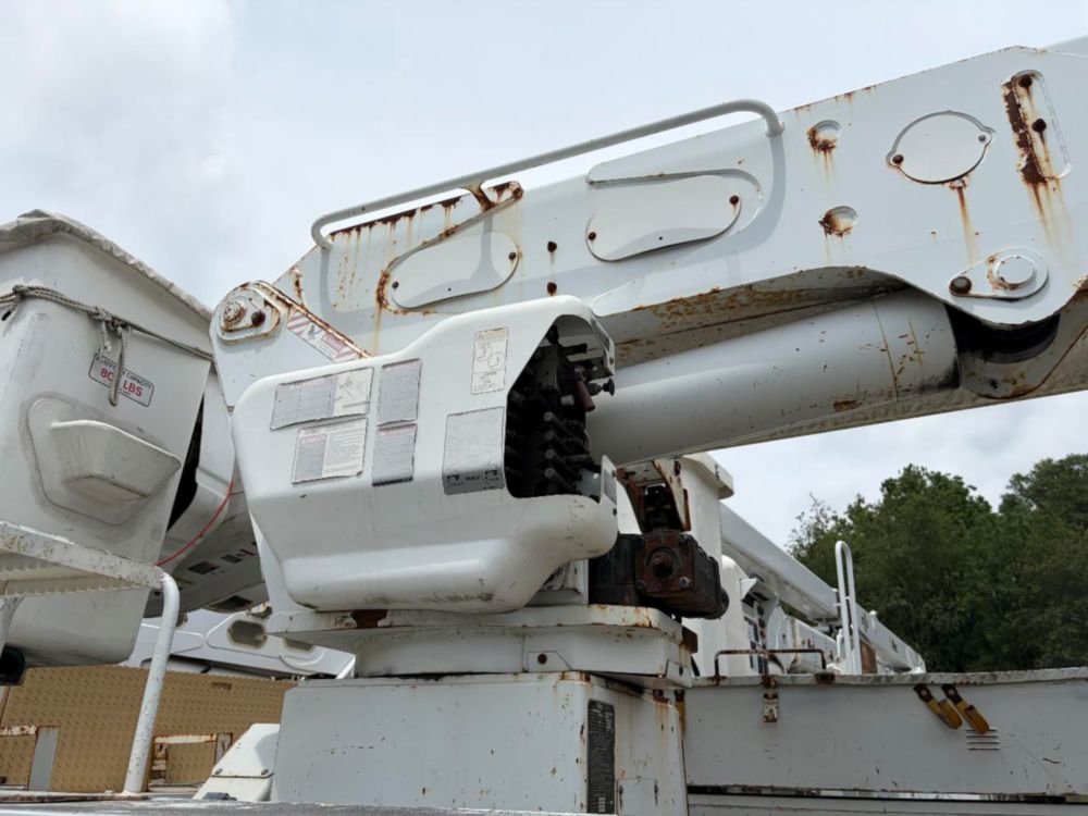 2007 Single Altec AM55 Bucket Truck