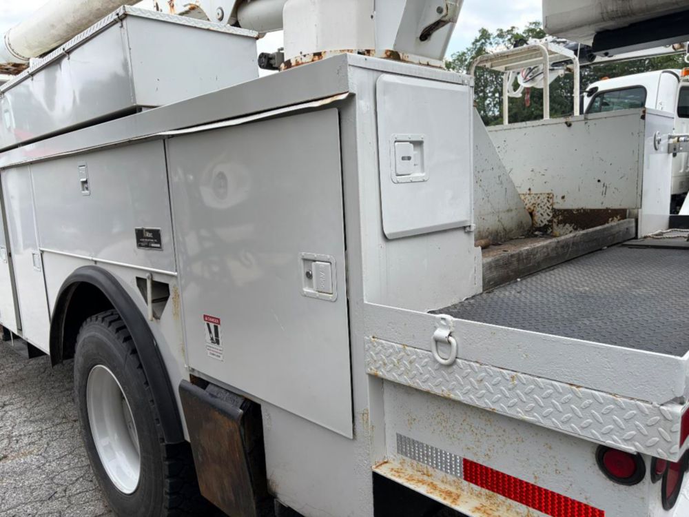 2007 Single Altec AM55 Bucket Truck