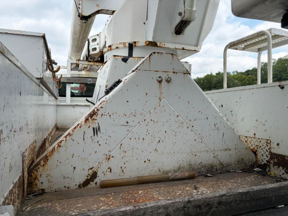 2007 Single Altec AM55 Bucket Truck