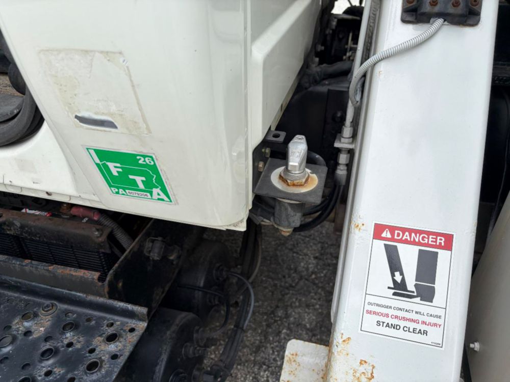 2007 Single Altec AM55 Bucket Truck