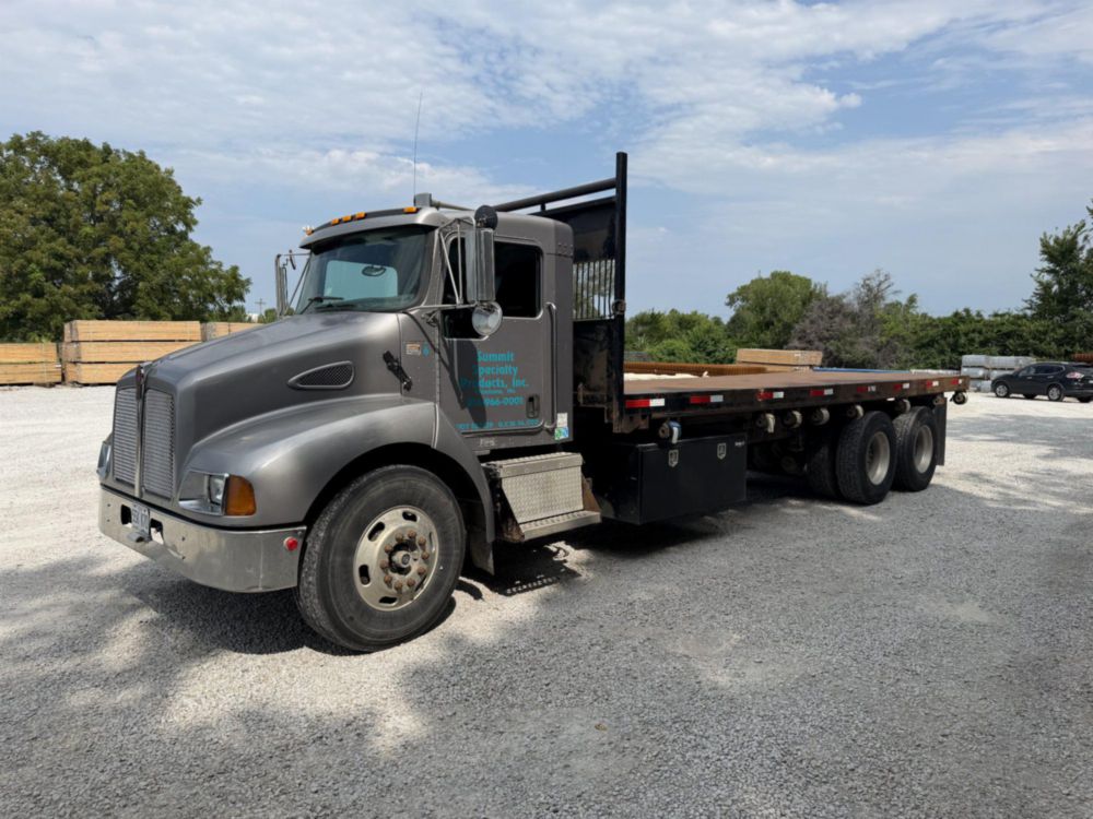 2007 Kenworth T-300 Tandem Axle Flatbed Dump Truck