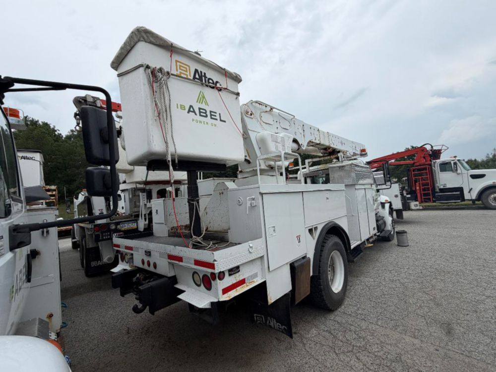2007 Single Altec AM55 Bucket Truck