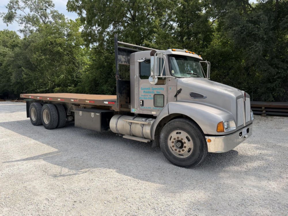 2007 Kenworth T-300 Tandem Axle Flatbed Dump Truck