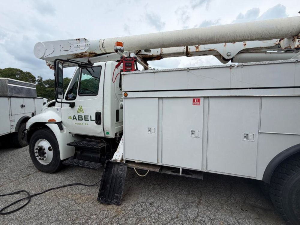 2007 Single Altec AM55 Bucket Truck