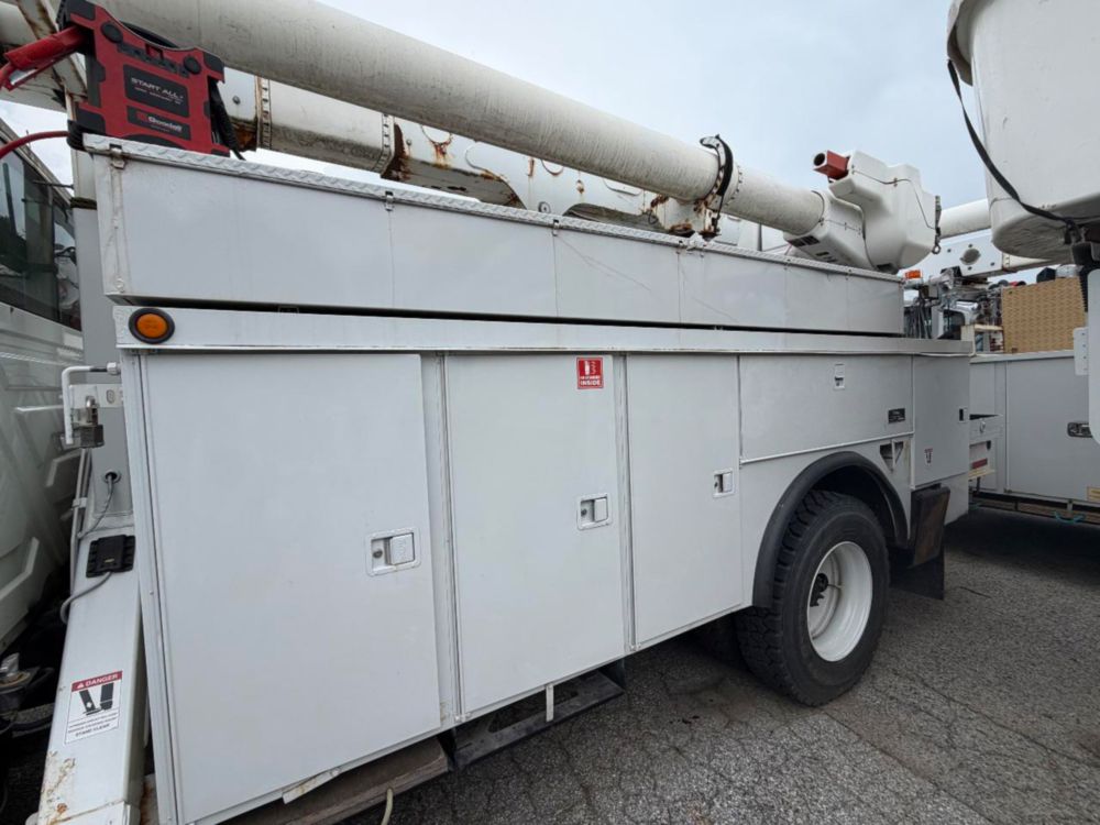 2007 Single Altec AM55 Bucket Truck