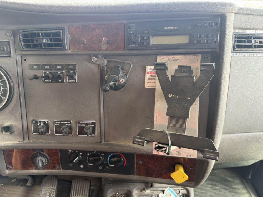 2007 Kenworth T-300 Tandem Axle Flatbed Dump Truck