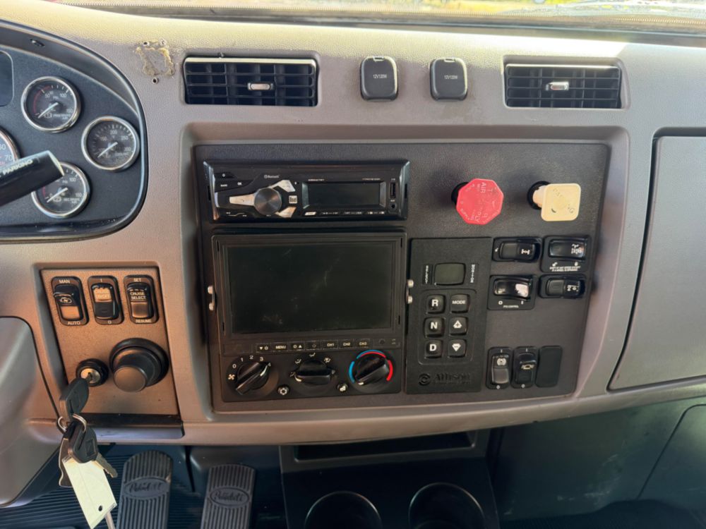 2021 Tri Dump Truck