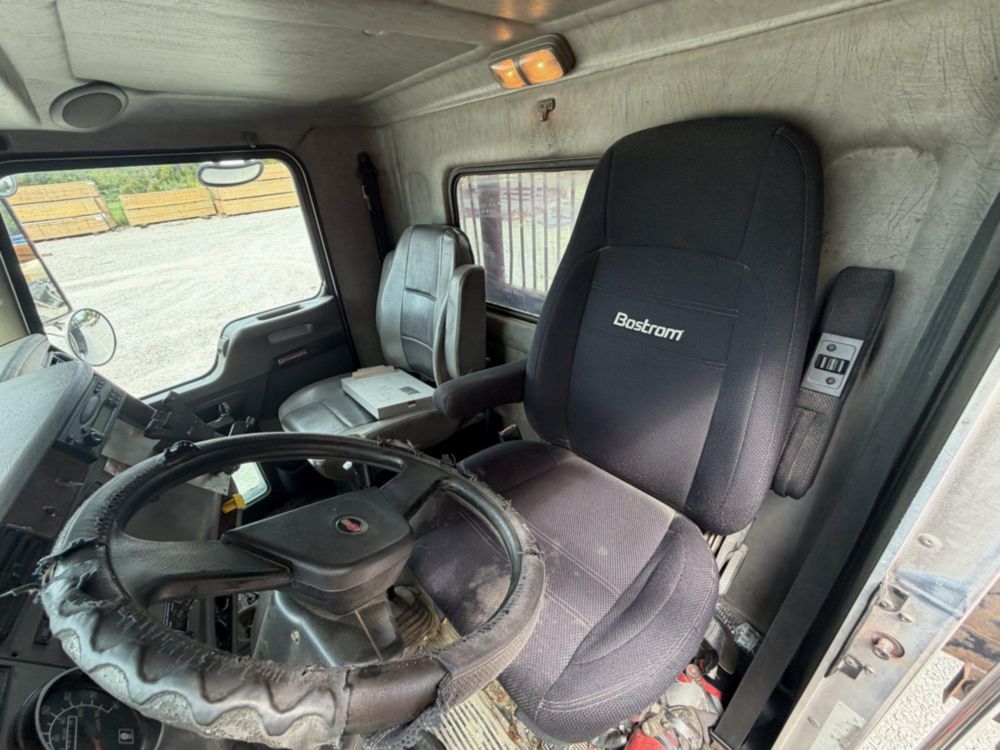 2007 Kenworth T-300 Tandem Axle Flatbed Dump Truck