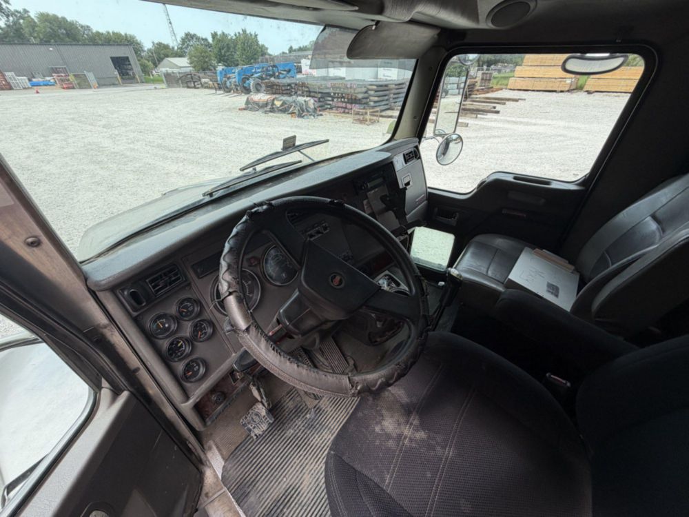2007 Kenworth T-300 Tandem Axle Flatbed Dump Truck