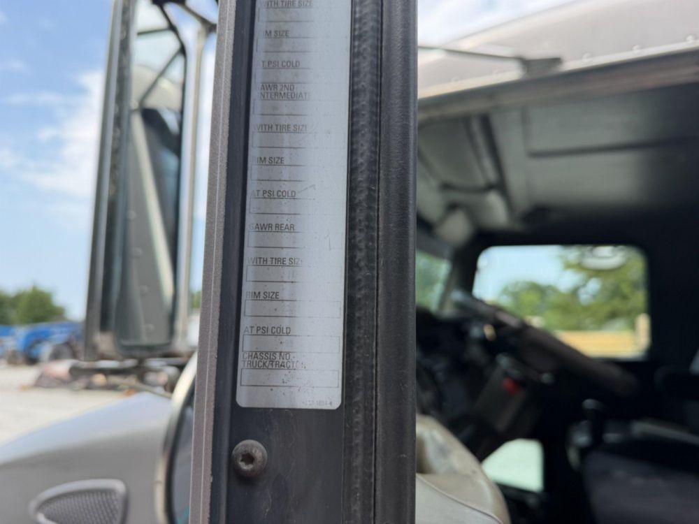 2007 Kenworth T-300 Tandem Axle Flatbed Dump Truck