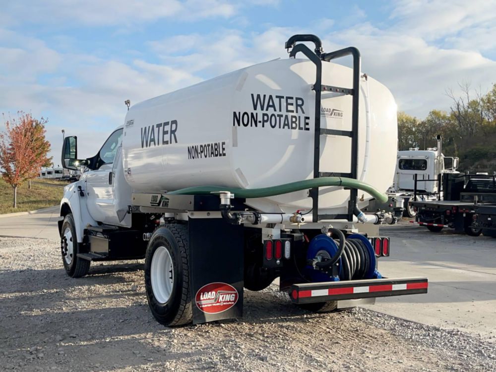2,000 gal Water Truck