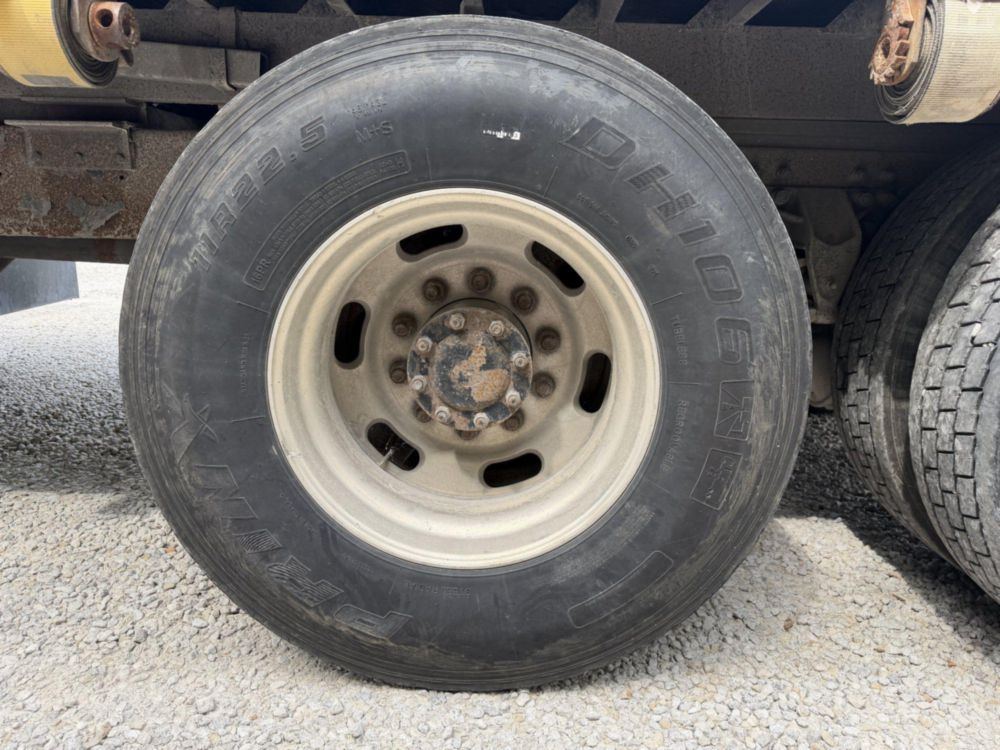 2007 Kenworth T-300 Tandem Axle Flatbed Dump Truck