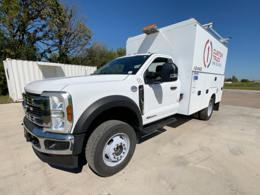 Ford F600 4x4 Service Truck