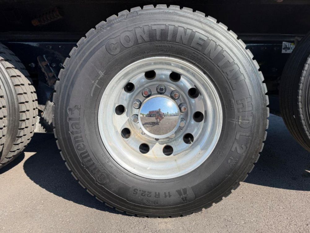 2021 Tri Dump Truck
