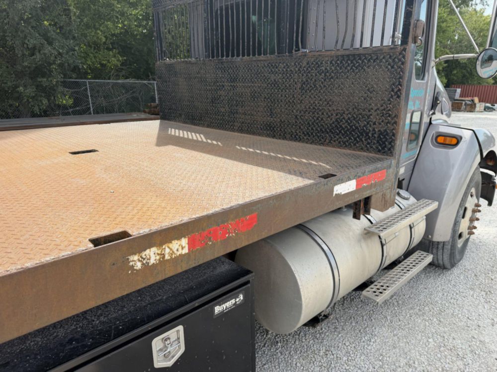 2007 Kenworth T-300 Tandem Axle Flatbed Dump Truck