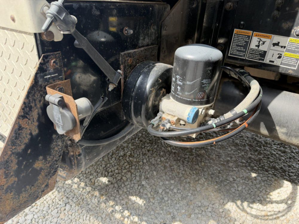 2007 Kenworth T-300 Tandem Axle Flatbed Dump Truck