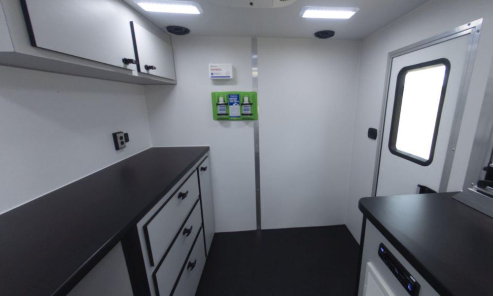 208.2 in x 99.25 in Fiber Splicing Trailer