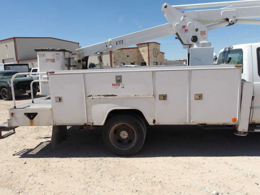 2011 Ford F-550 4x4 ETI ETC-37IH Bucket Truck