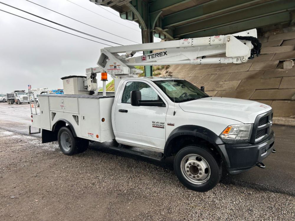2016 Dodge Ram 5500 4x4 Terex LT-40 Bucket Truck