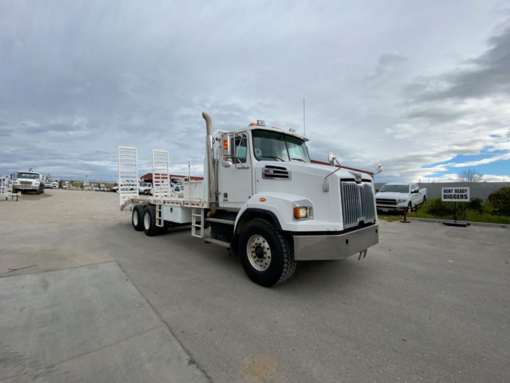 2018 Western Star 4700SB 6x4 Equipment Hauler