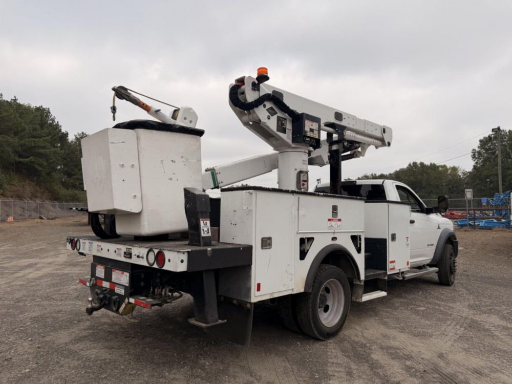 2019 Dodge Ram 5500 4x4 Versalift VST-47-I Material Handler Bucket Truck