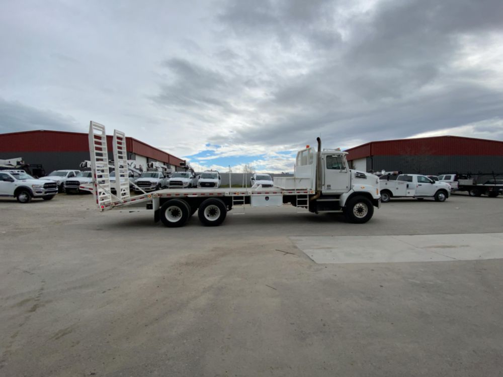 2018 Western Star 4700SB 6x4 Equipment Hauler