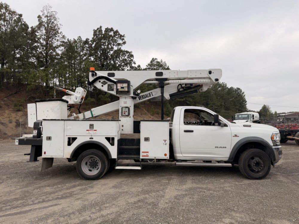 2019 Dodge Ram 5500 4x4 Versalift VST-47-I Material Handler Bucket Truck