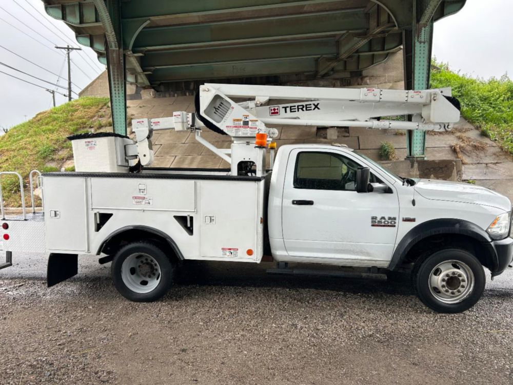 2016 Dodge Ram 5500 4x4 Terex LT-40 Bucket Truck