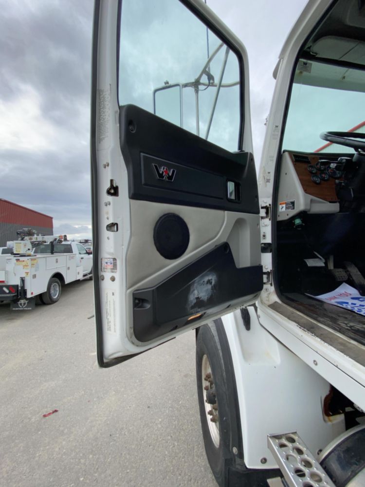 2018 Western Star 4700SB 6x4 Equipment Hauler