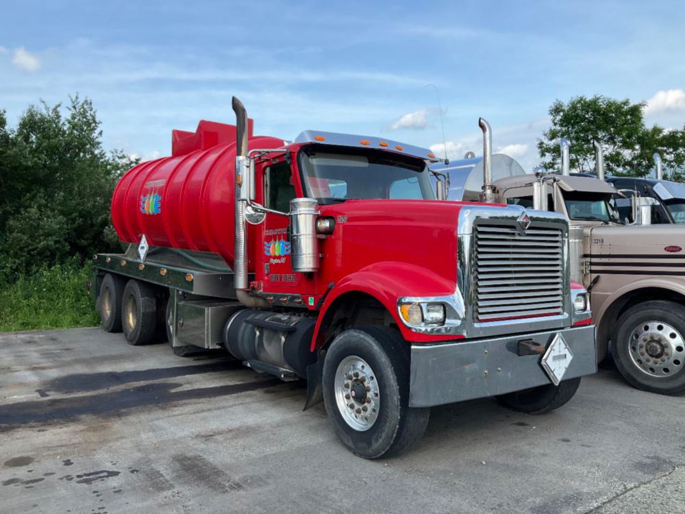 2011 Int'l 5900 Tri-Axle Tank Truck