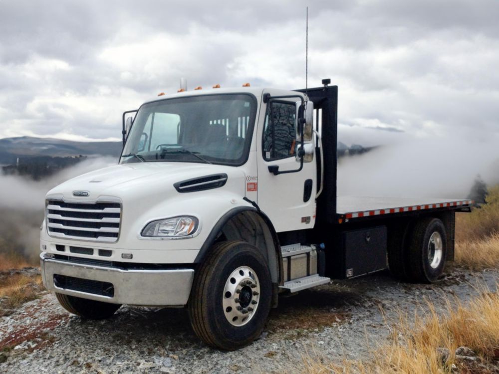 2024 Freightliner M2106 4x2 16' Flatbed Truck