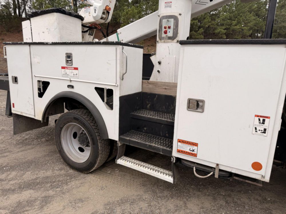 2019 Dodge Ram 5500 4x4 Versalift VST-47-I Material Handler Bucket Truck