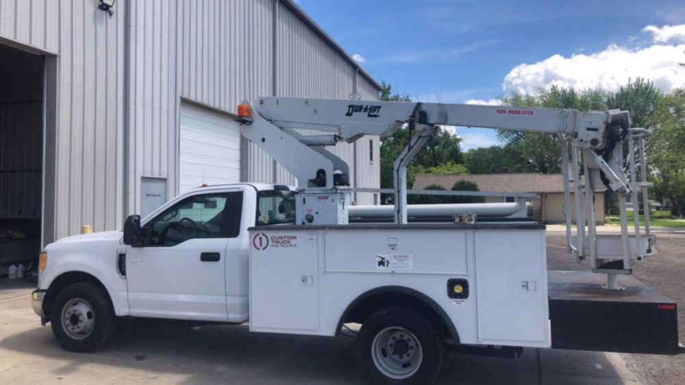 30 ft Non Insulated Telecom Bucket Truck