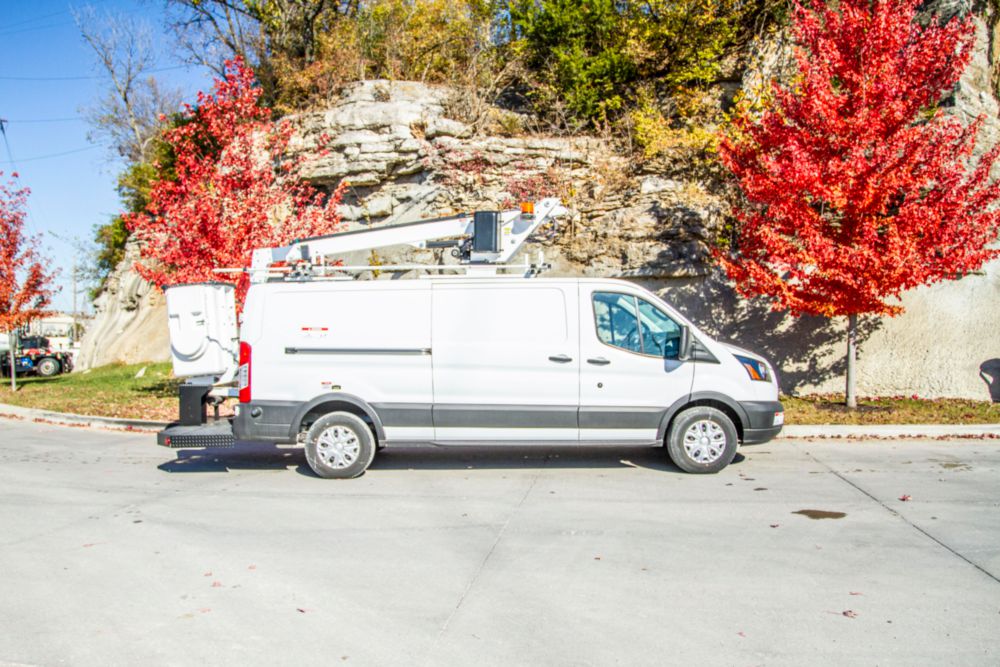 29 ft Non Insulated Telecom Bucket Truck
