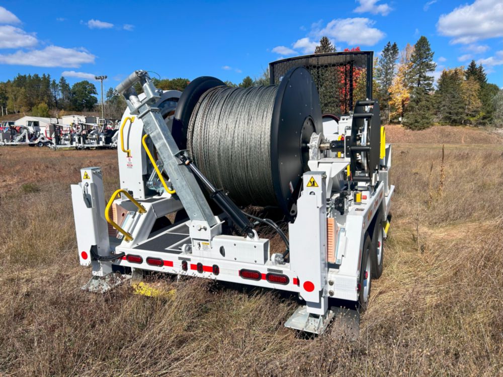 6,000 lbs 25,000 ft of 1/2 in rope Single Drum Puller