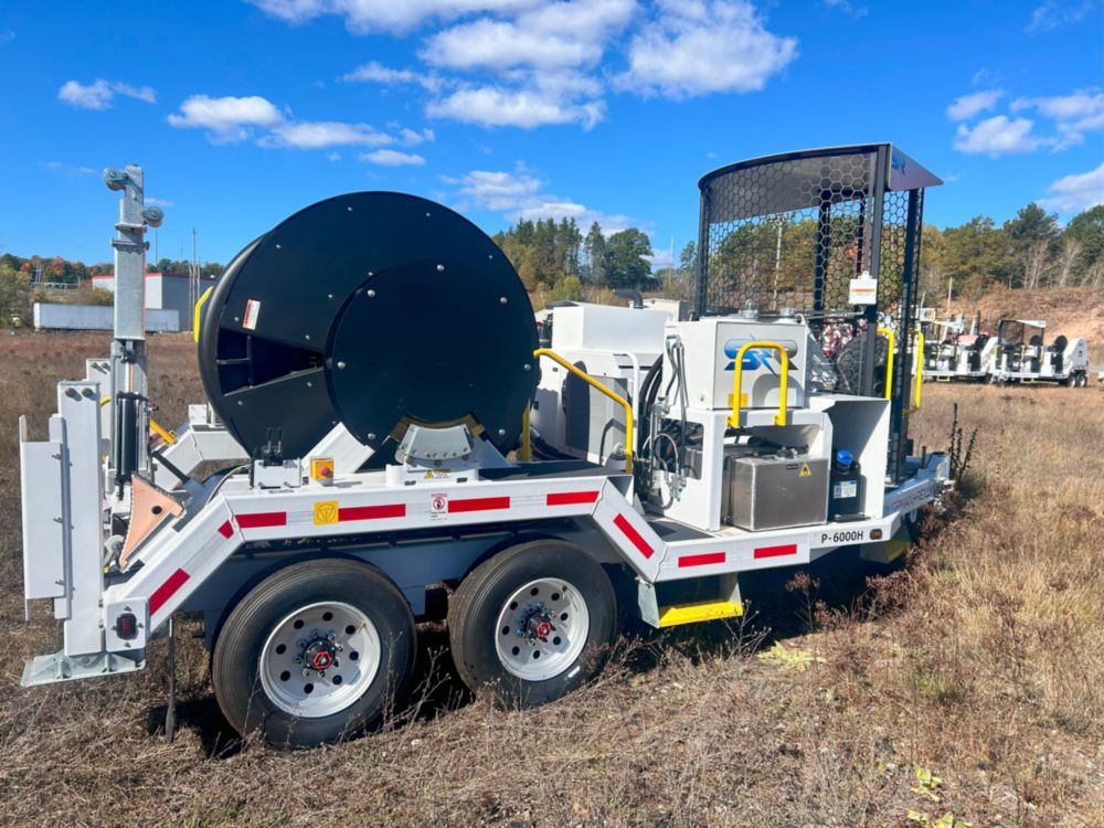 6,000 lbs 25,000 ft of 1/2 in rope Single Drum Puller