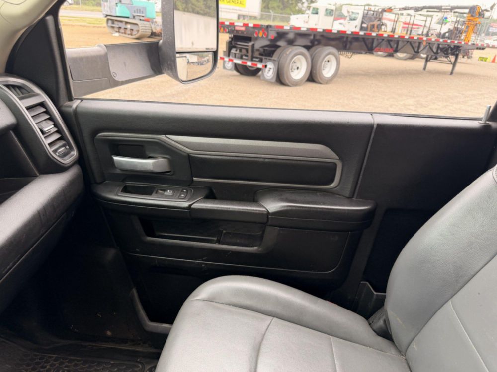 2019 Dodge Ram 5500 4x4 Versalift VST-47-I Material Handler Bucket Truck