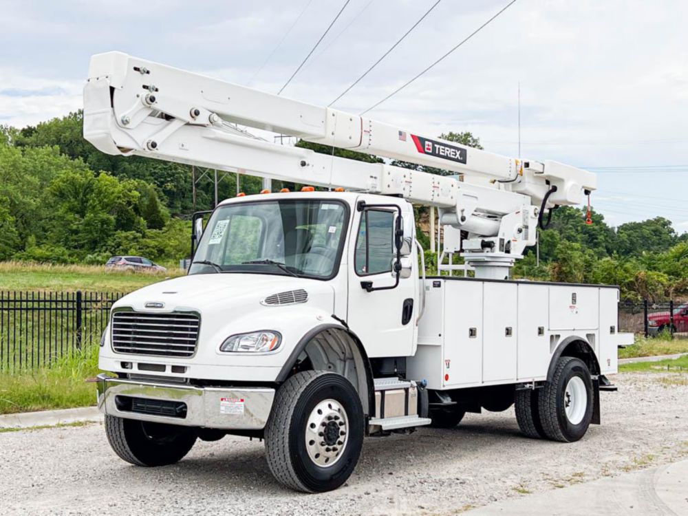 55 ft Insulated Material Handling AWD Distribution Bucket Truck