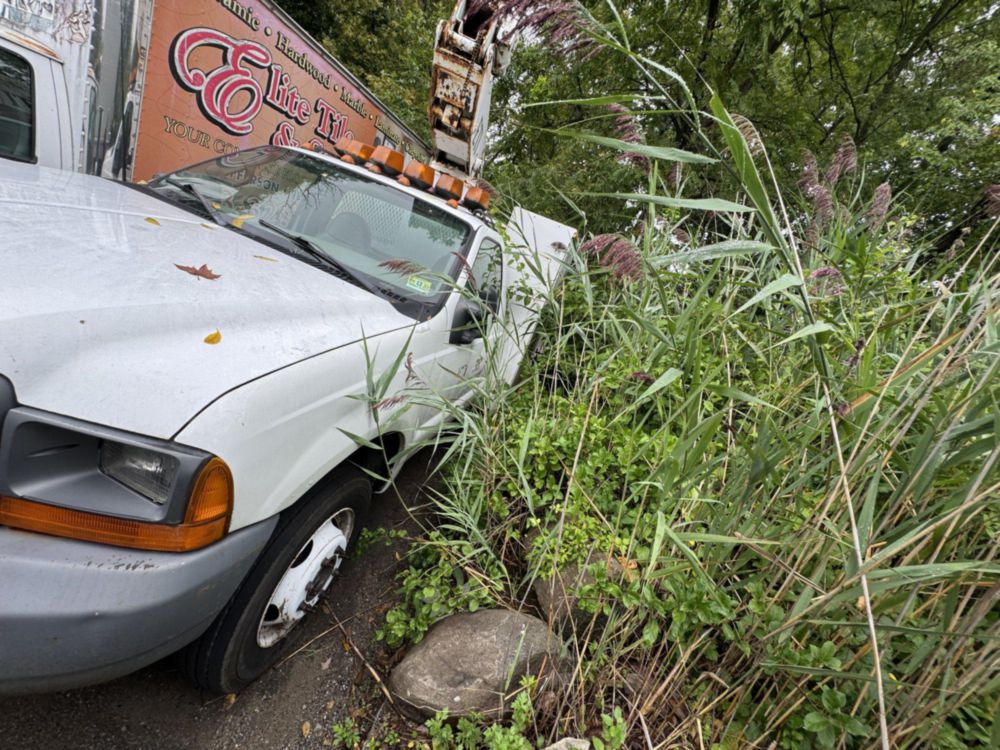 2000 Ford F-450 4x2 Hi-Ranger ETI Bucket Truck