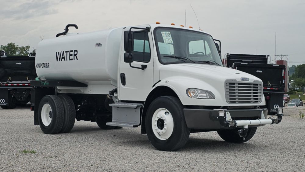 2016 Freightliner M2106 4x2 With New Load King 2500 Gallon Water Tank Kit